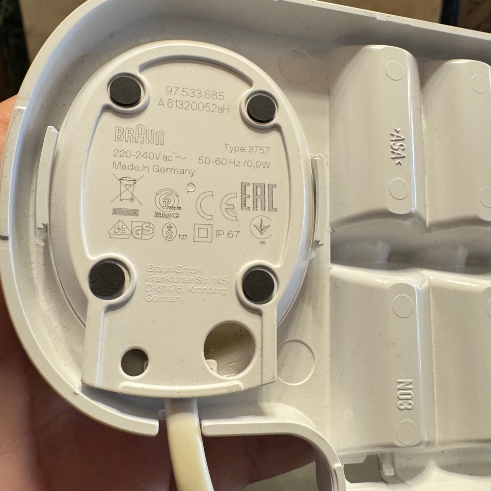 Braun oral B type charger base